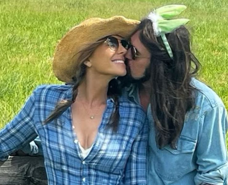 Elizabeth Hurley y Billy Ray Cyrus sorprenden con su inesperado romance