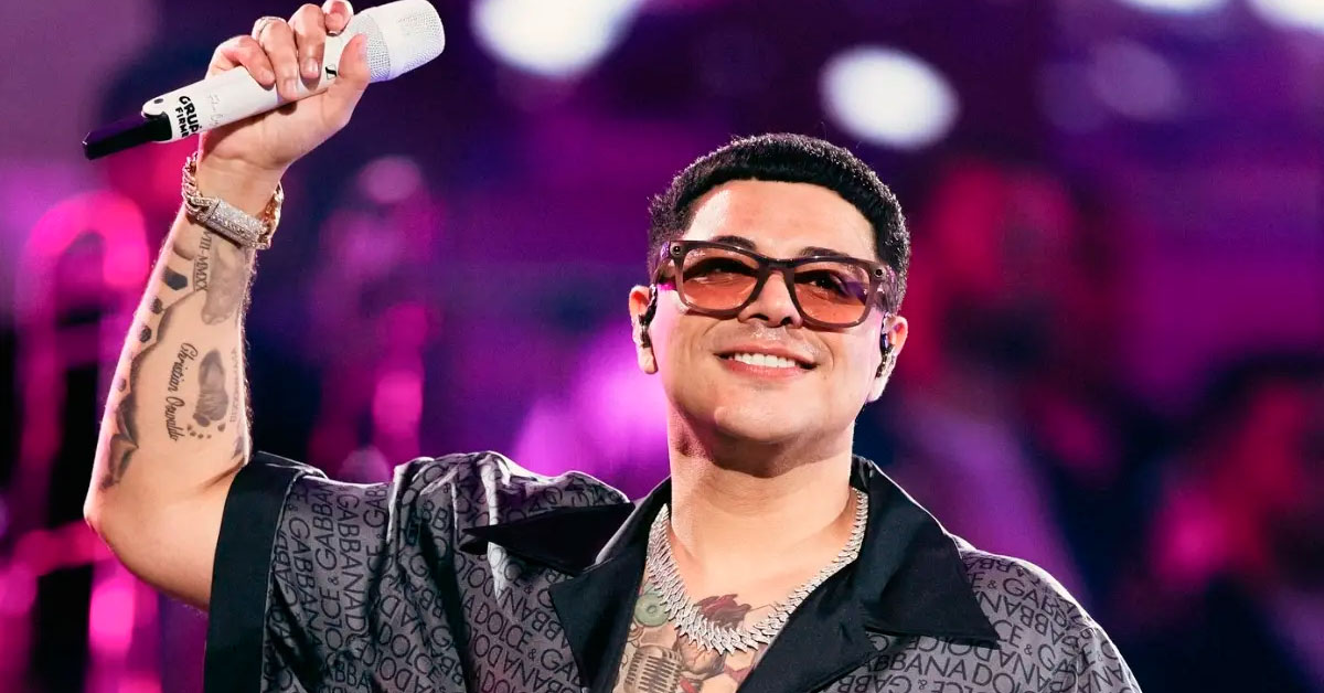 Grupo Firme enfrenta abucheos tras no cantar narcocorridos en la Feria de San Marcos