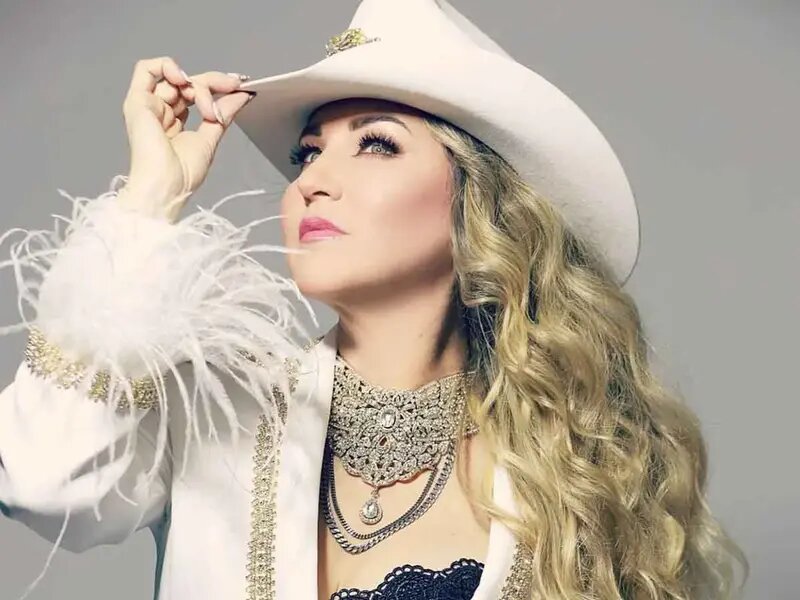 Alicia Villarreal no se intimida y continúa proceso legal contra Cruz Martínez