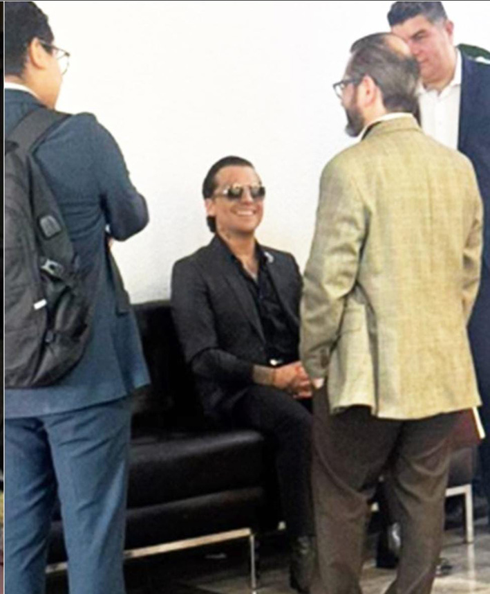 Captan a Christian Nodal en los juzgados en CDMX