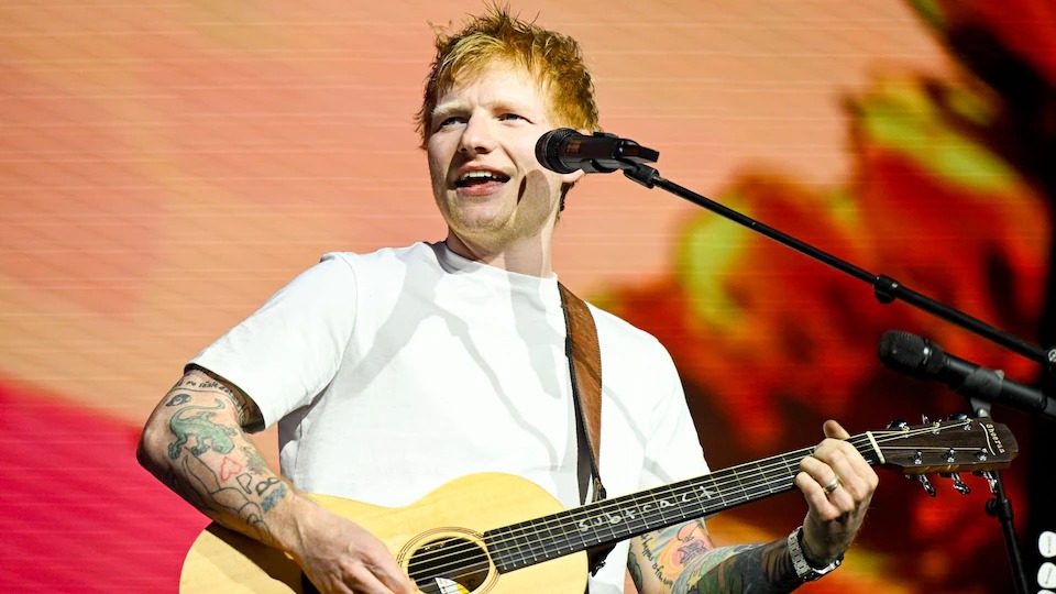 Ed Sheeran sorprende en Garibaldi con concierto improvisado y anuncia regreso a México en 2026
